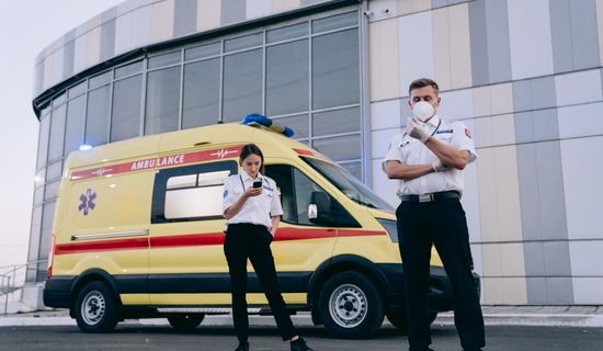 新兴救护车转运病人算来回费用吗？